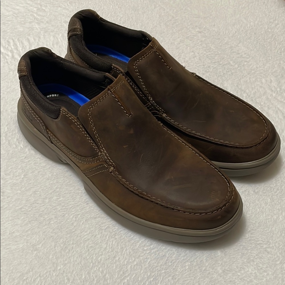 NWOB Clarks Men's Brown Leather Slip-On Shoes Sz 11W - Picture 2 of 11